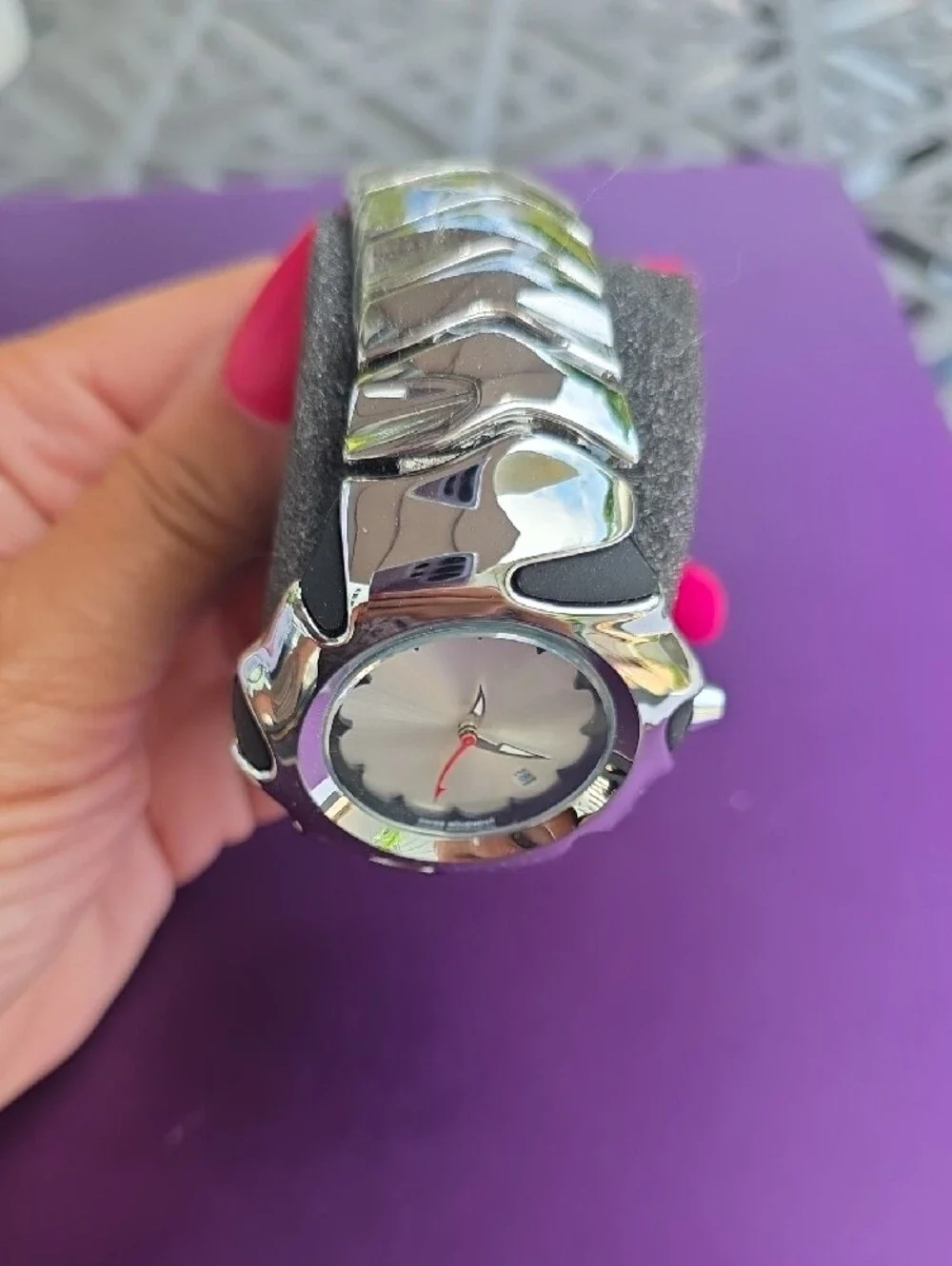 179. Silver and Black Bright Silver Dial Sport Watch